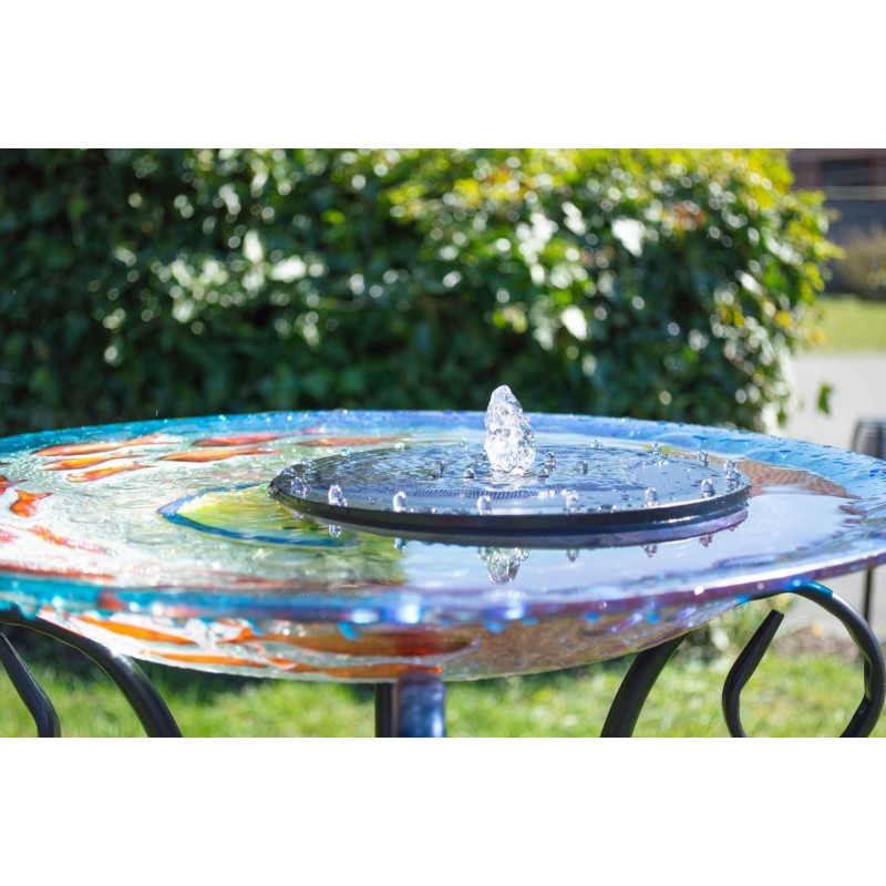 Flydende solcelle springvand med batteri og lys