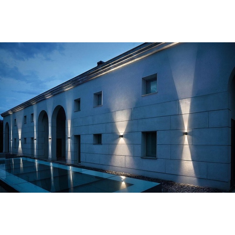 Omni solcellsvägglampa