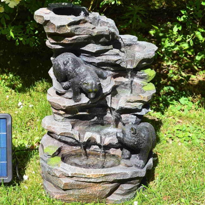 Solcellsfontän med batteri - "Björnar vid vattenfall"