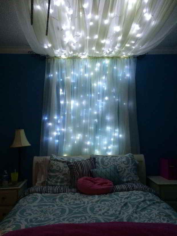 säng gardiner ljusslingor